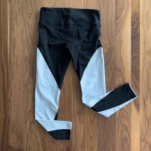 Alo Black & White Leggings